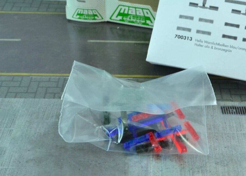 Kit de barra de luz de advertencia Herpa MAAG 700313 para vehículos de policía militar HO 1:87 Foto 4 de 4