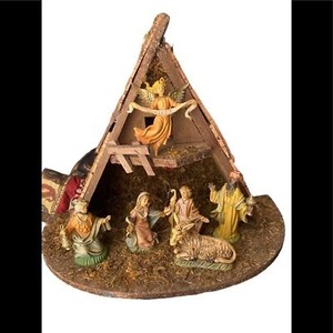 Fontanini Made in Italy Resin Figurines and Roman Crèche Stable