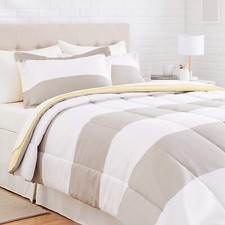 Amazon Basics 5-Piece Twin/Twin XL, Red Simpl...