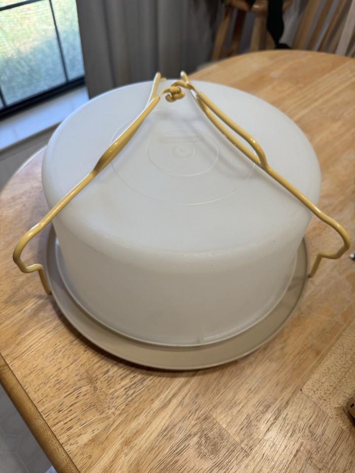 Vintage Tupperware Cake Taker 12” Round With Carry Handle | eBay