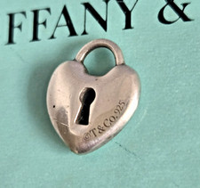 Ciondolo Tiffany & Co. Heart Lock piccolo cuore buco della serratura...