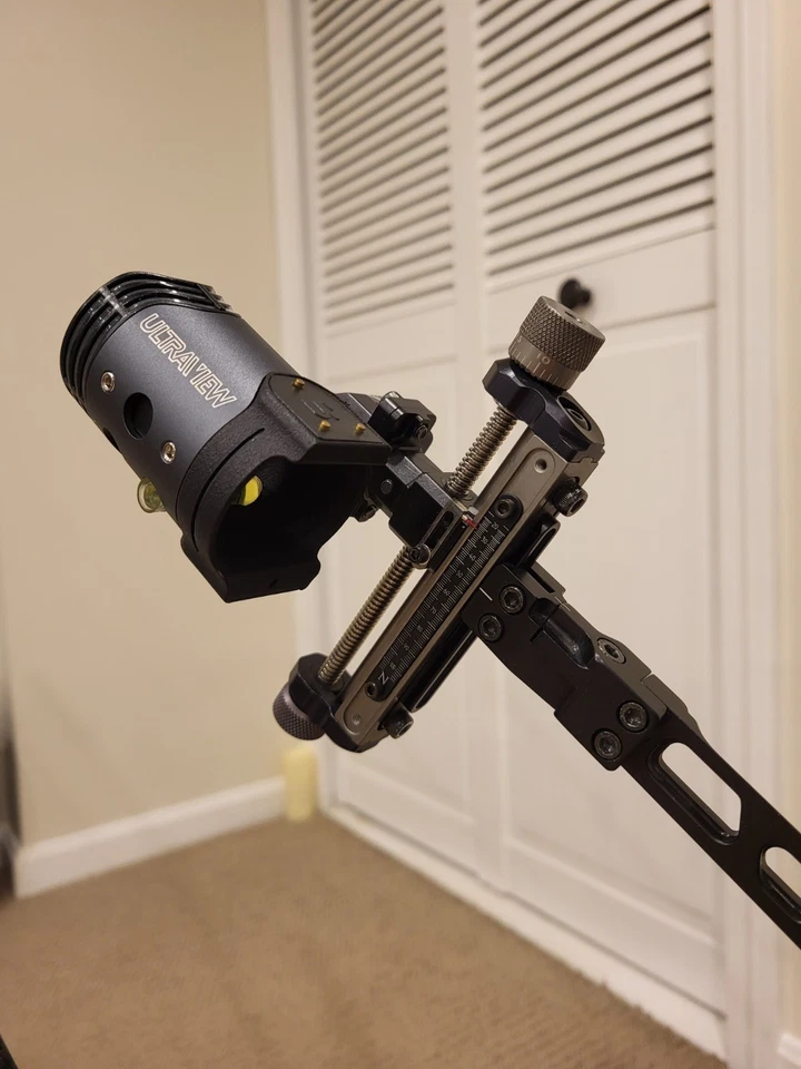 Arco compuesto objetivo derecho Hoyt Altus FX SVX 28 pulgadas 55 lb, CBE Vertex, UV3, estuche y más Foto 4 de 4