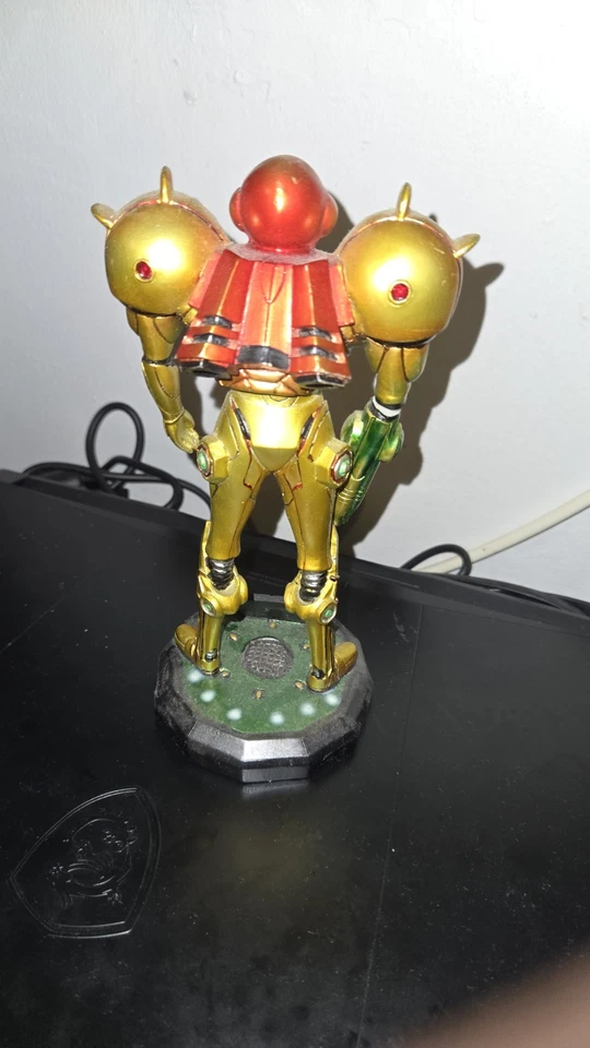 任天堂 Metroid Prime 摇头公仔官方玩具 — 第 2/2 张图片