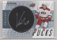 2016-17 Upper Deck Trilogy Signature Pucks Victor Rask #SP-VR Auto 7m0