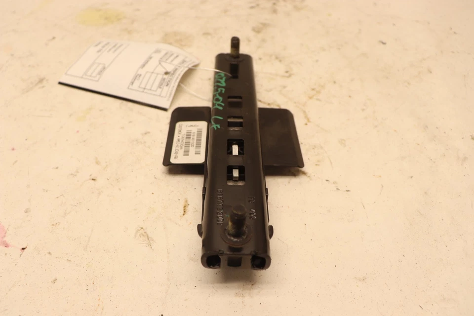 Ford Focus 2012-2018 sedán cinturón de seguridad delantero izquierdo ajuste de altura holgura OEM Foto 2 de 4