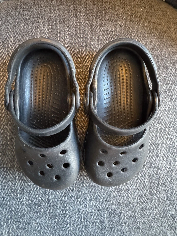 Zueco clásico Mary Jane Crocs negro bebé niña talla 4-6 Foto 2 de 4