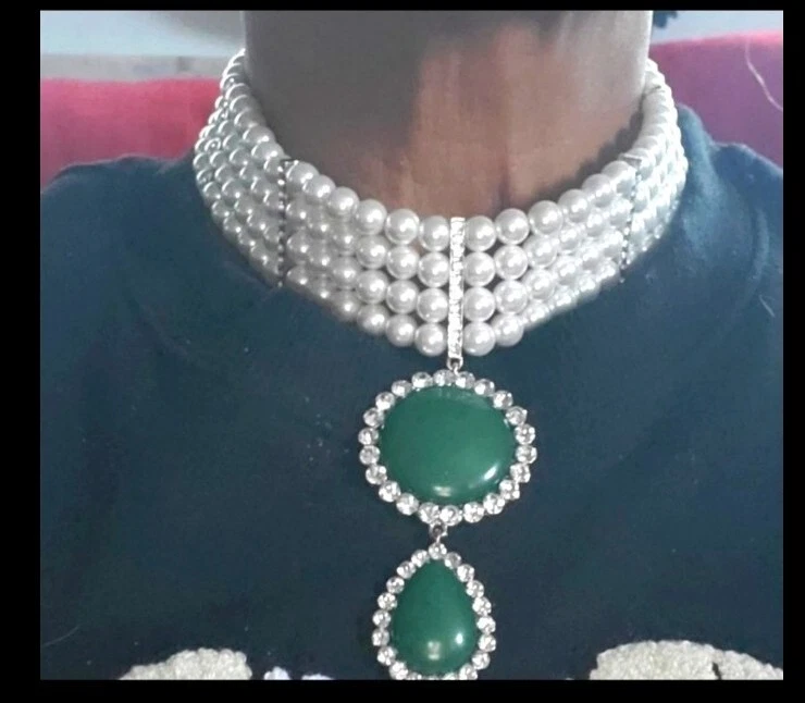 Ожерелье с подвеской из усиленного зеленого кварцита, стеклянного жемчуга, австийского хрусталя - Изображение 3 из 4