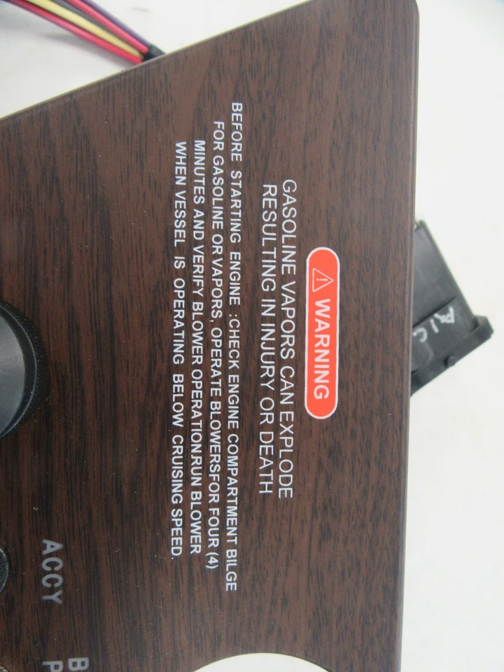 PANEL INTERRUPTOR ENCENDIDO SEA RAY 210 SUNDANCER (2019) MARRÓN MADERA VETA 2229707 BARCO Foto 3 de 4