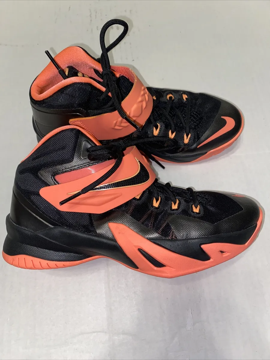 Boy's Nike Lebron James Basketball Shoes Sneakers Black Orange Size 4.5  Youth