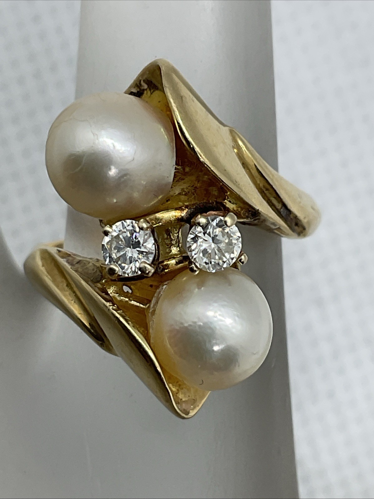 BEAUTIFUL Solid 18K Yellow Gold White Pearls & Di… - image 1