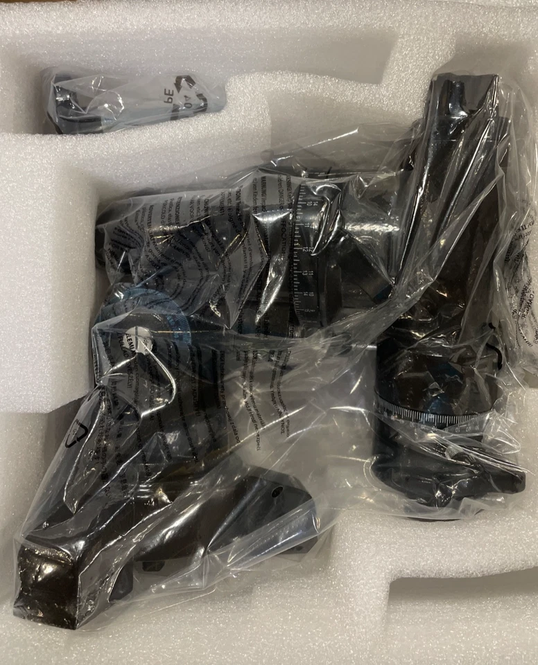 Short Tube Newtonian Equitorial Reflector Telescope New in Box - Image 2 of 4