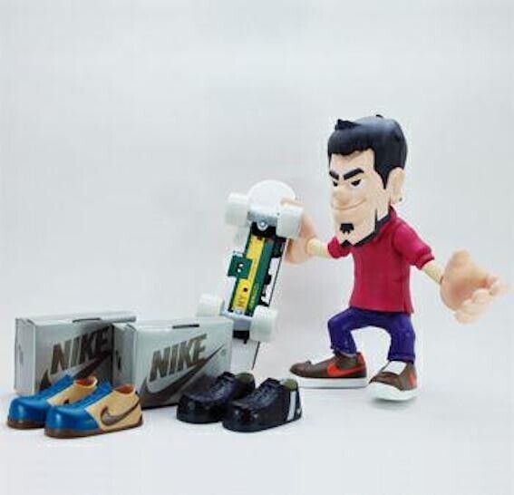 2004 MEDICOM TOY x NIKE SB GINO IANNUCCI RASALIBRE Limited