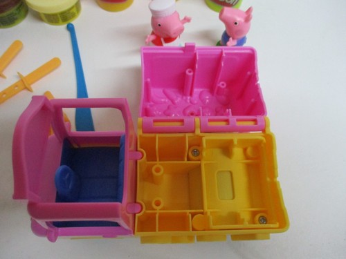 Play-Doh Peppas Eiswagen Spielset - Peppa & Schorsch Figuren + 5 Dosen Knete - Bild 5 von 7