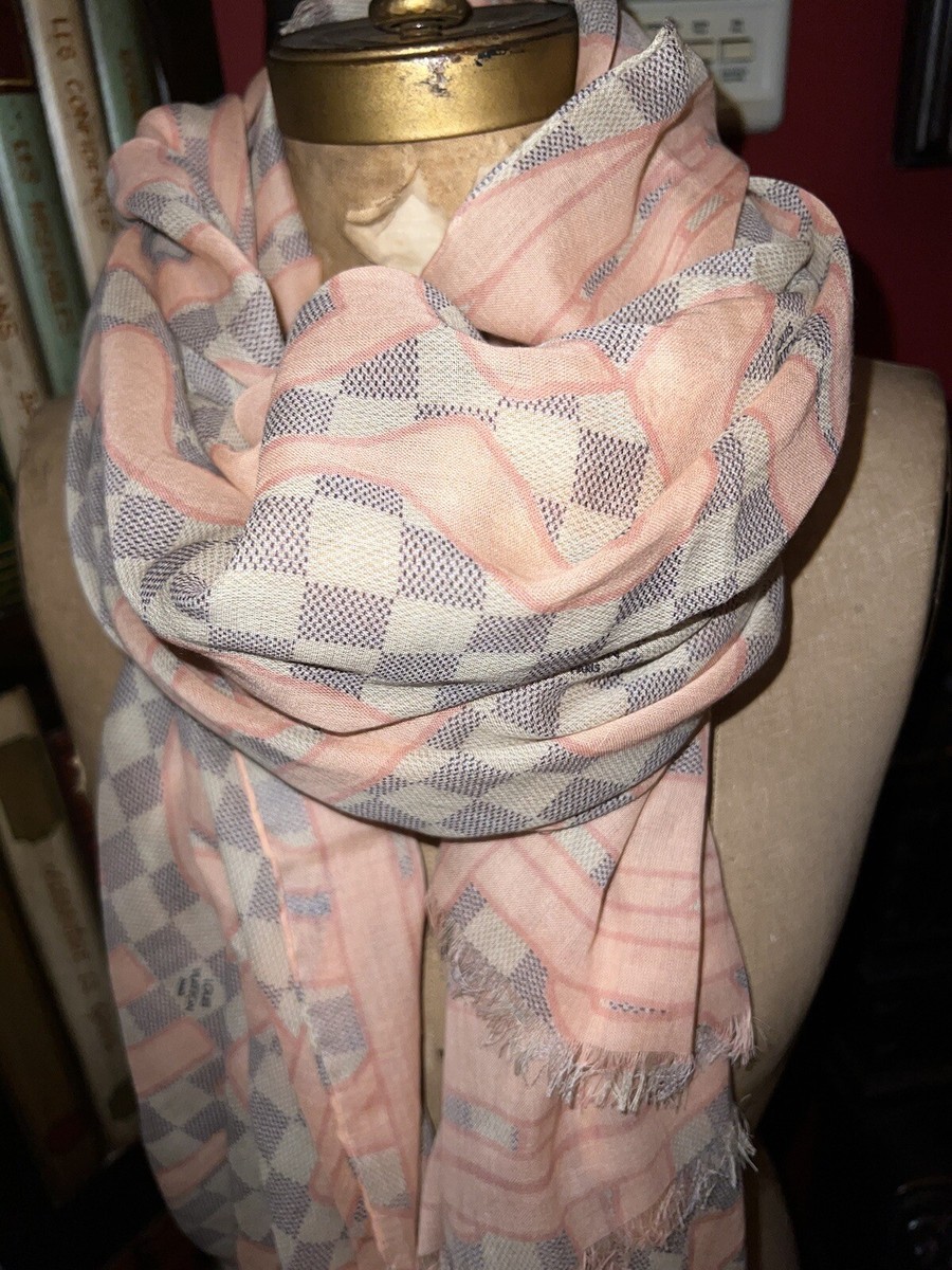 SALE❗️Louis Vuitton 淡いピンク ベージュスカーフ LOUIS VUITTON Monogram Floral Print Light Pink Square Neck