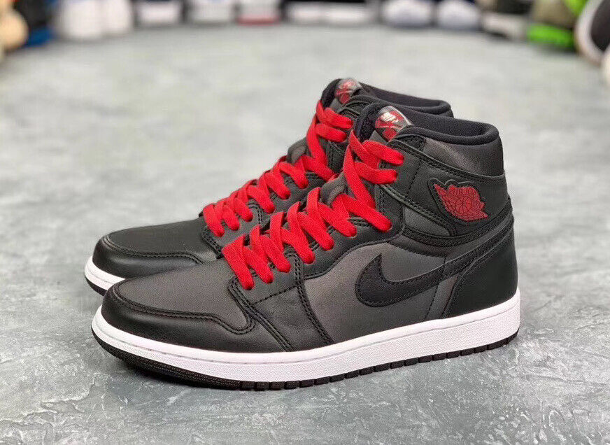 NIKE AIR JORDAN 1 RETRO HI OG BLACK GYM RED 555088-060 Mens NIKE AIR JORDAN 1 RETRO HI OG BLACK GYM RED 555088-060 Mens