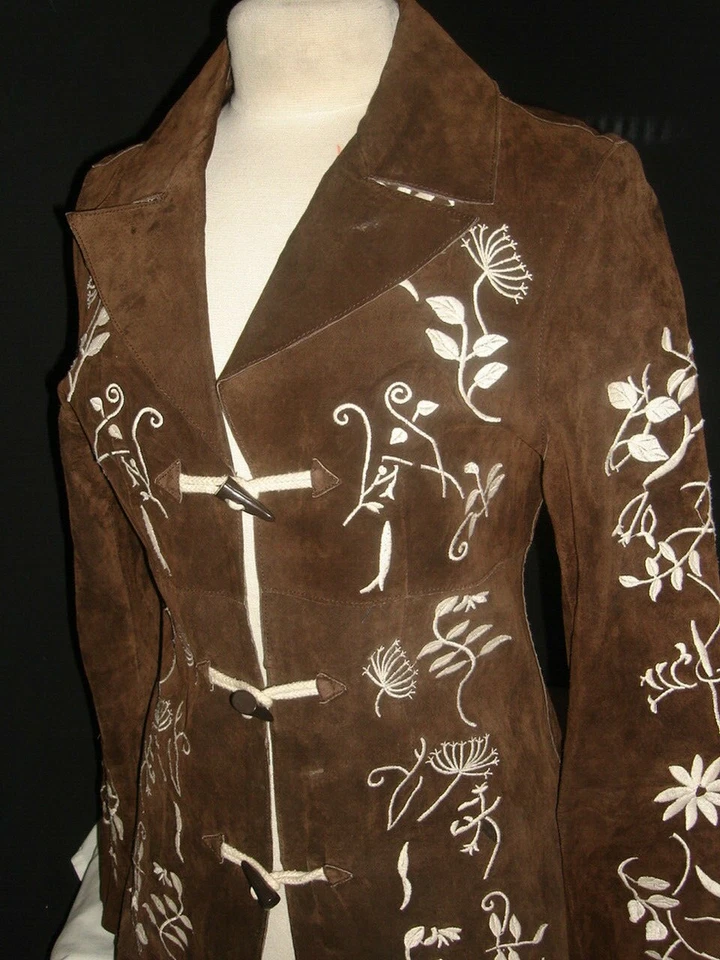 ARDEN B BROWN LT.WGT. ABRIGO DE CUERO DE GAMUZA CON BORDADO MARFIL CIERRE DE 3 PALANCAS M Foto 3 de 4