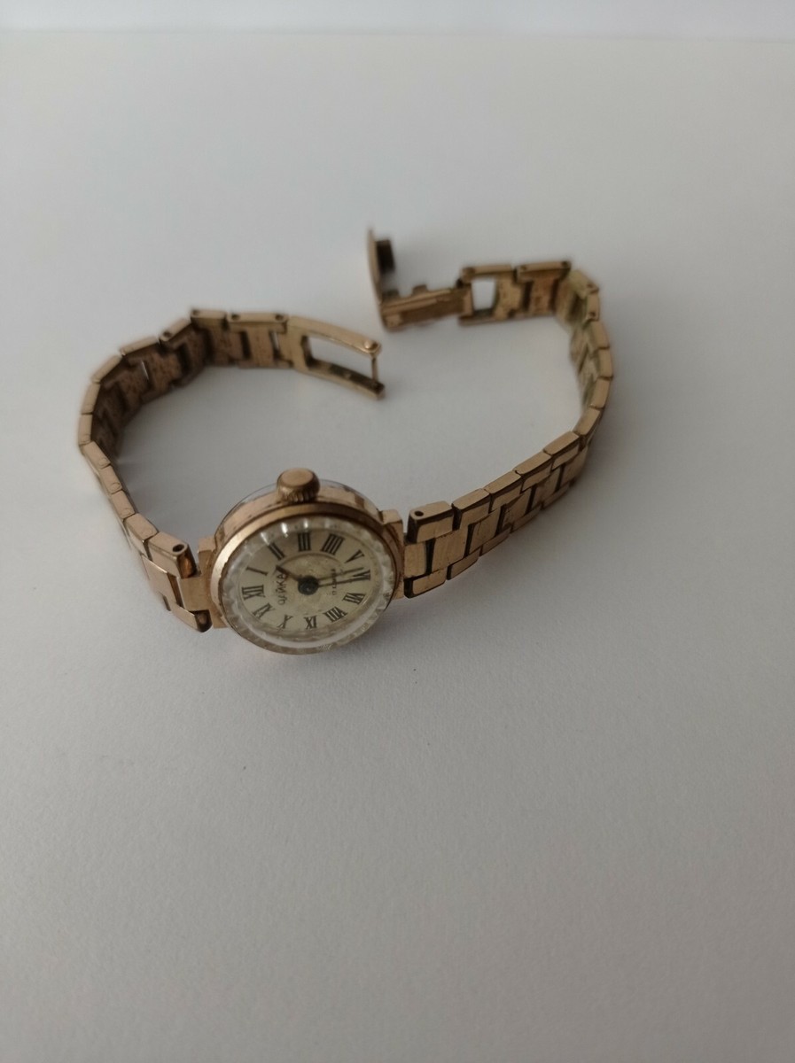 Vintage Women wrist watch CHAIKA 17 jewels Soviet mechanical