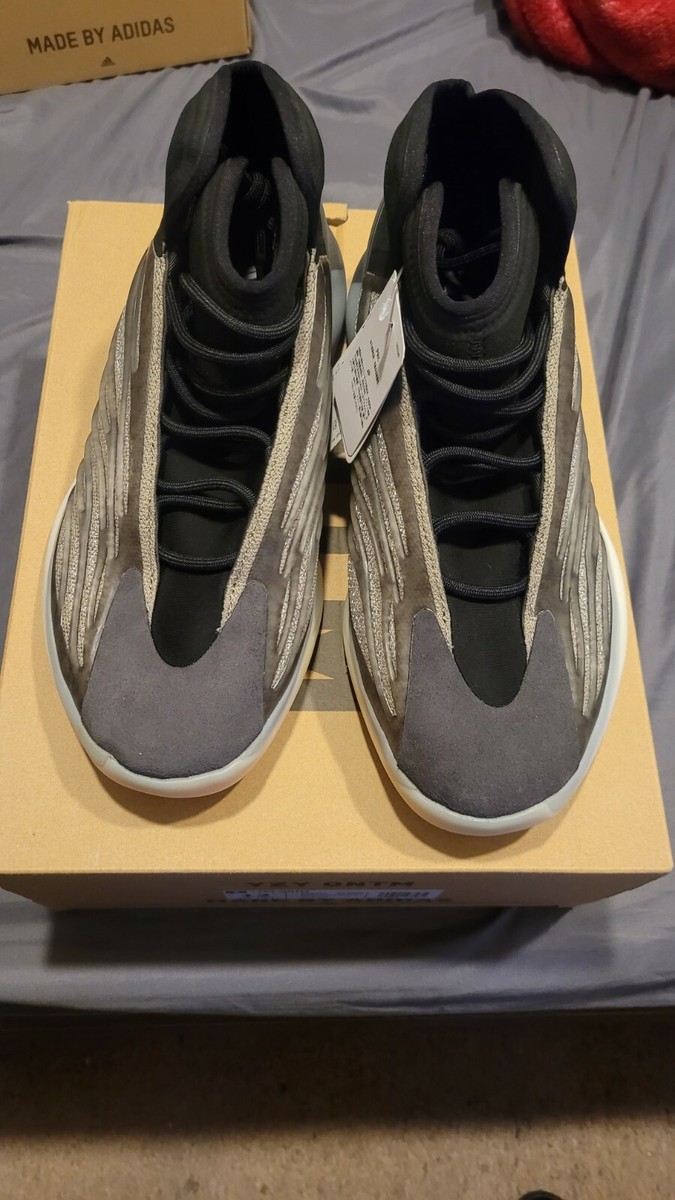 Yeezy QNTM Barium Sneakers - Black