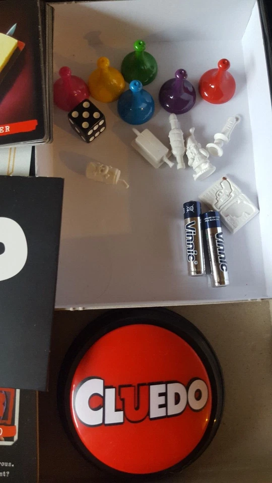 Cluedo Liars Edition Electronic Board Game Murder Mystery Game Hasbro W/BATTERYS - Image 3 of 4