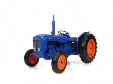 UNIVERSAL HOBBIES, FORDSON DEXTA.(1960-1962).Ech:1/16, échelle 1/16, UH2898