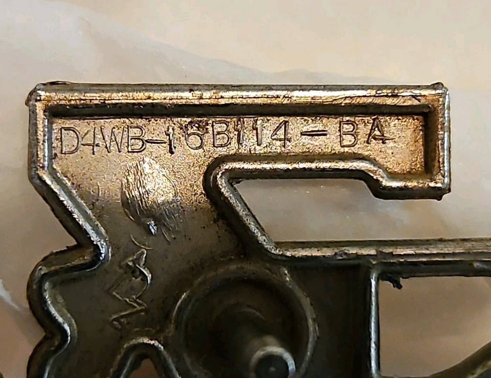 Mercury Cougar 1974 1975 pilar de techo XR7 emblema placa de nombre insignia D4WB-16B114-BA Foto 3 de 4