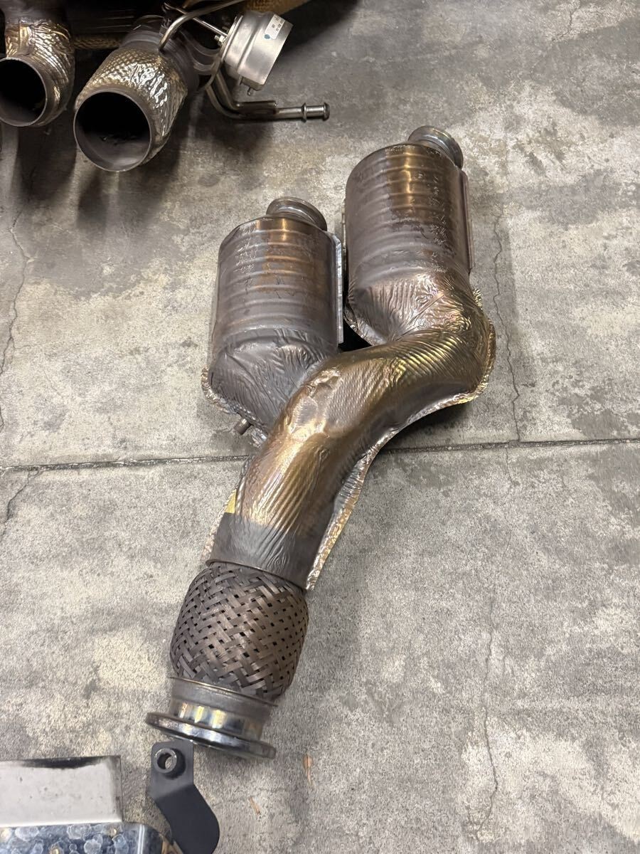 LAMBORGHINI AVENTADOR EXHAUST MUFFLER CATALYTIC CONVERTER OEM LP700-4 