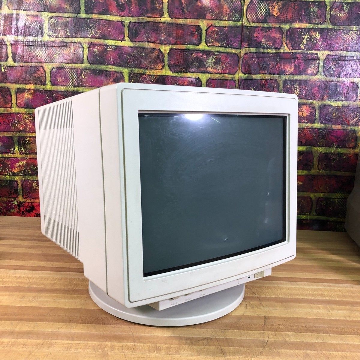 1990 Sun Microsystems GDM-1604B15 Sony Trinitron 16