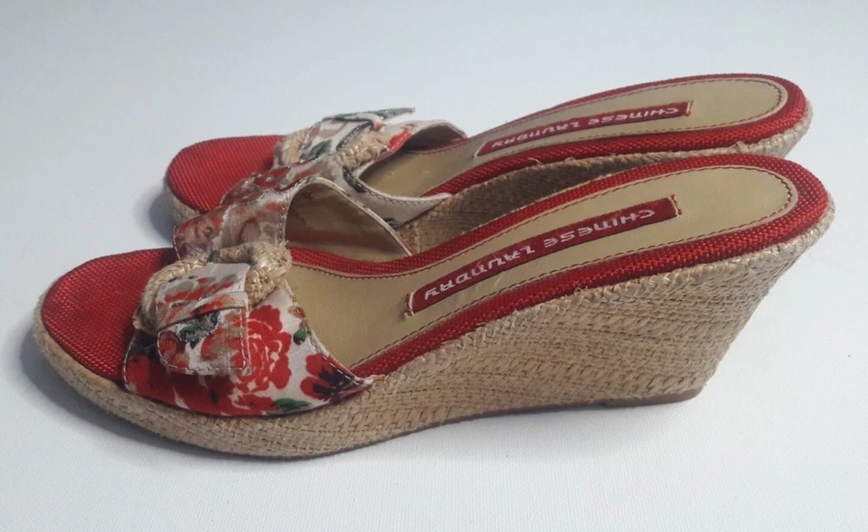 Сандалии на танкетке Chinese Laundry красные с цветочным рисунком 6 - Изображение 4 из 4