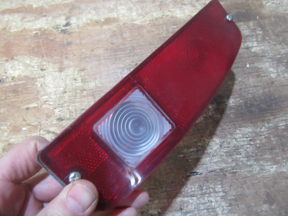 Camión Ford F250 1967-72 pasajero luz trasera lateral lente carcasa pieza base Foto 2 de 3