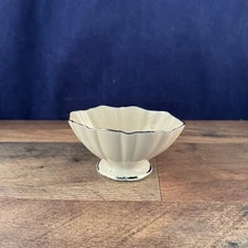 Lenox Oval Dish Ruffled Edge 24K Gold Edge 5"L x 2.5"H