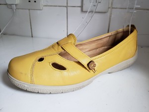 hotter yellow shoes