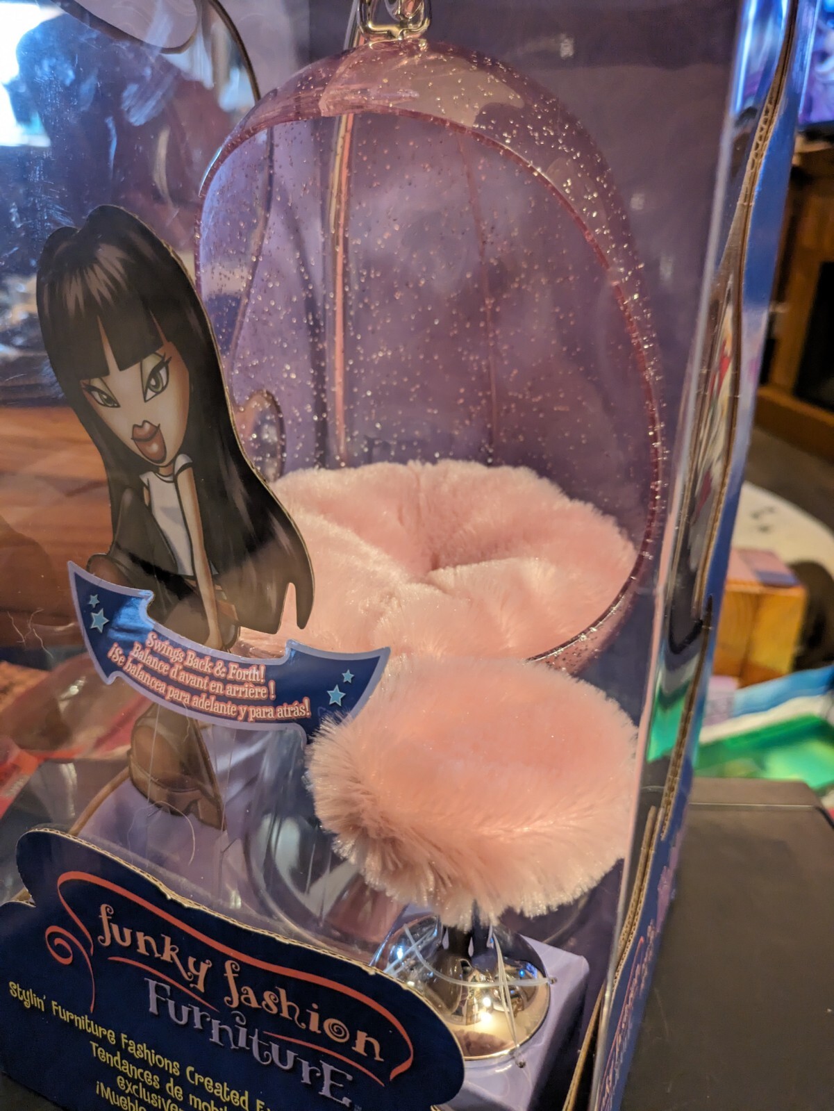 BRAND NEW SEALED Bratz Funky Fashion Furniture RetroSwing