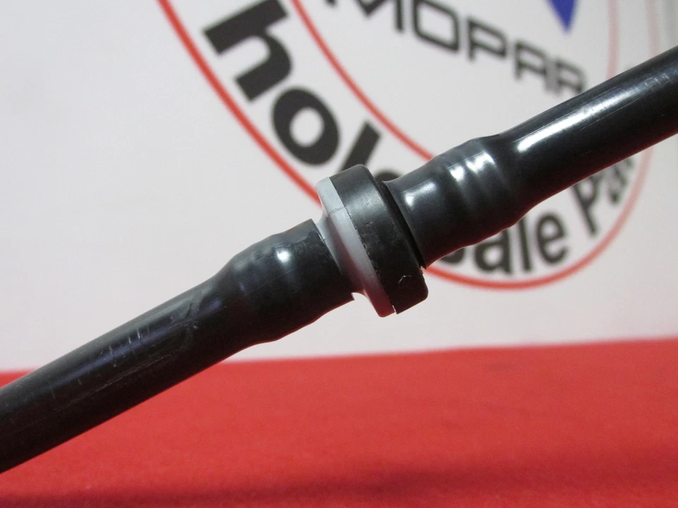 Tubo de drenaje de aceite Dodge Ram 5,9 L Cummins diésel NUEVO OEM MOPAR Foto 3 de 4