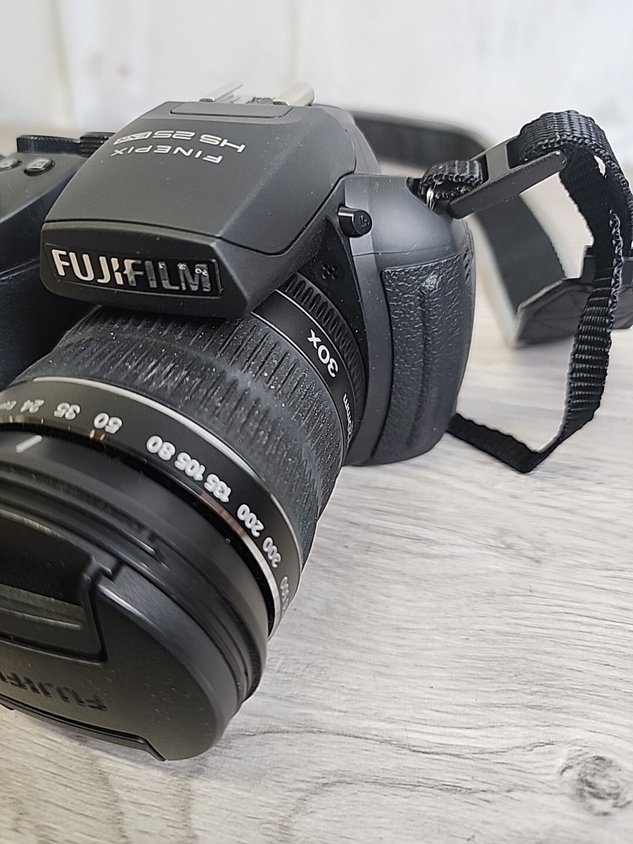 Fujifilm Digital Camera Finepix HS25EXR 30X Lens 24-720mm