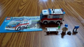 LEGO CITY: Ambulance (7890)
