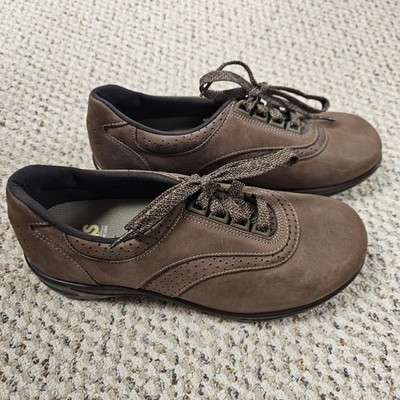 SAS Walk Easy Shoes Womens Size 9 W Brown Nubuck Leather Lace Up Comfort Walking