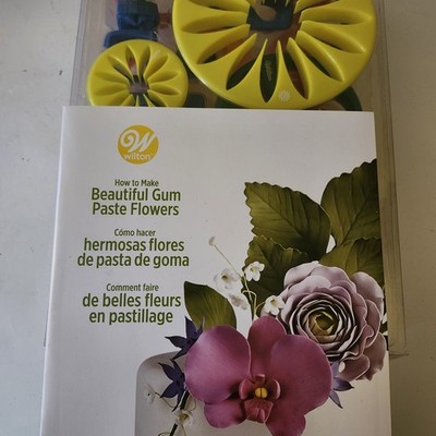 Wilton Gum Paste Flower Cut Outs Set  How To Make Set New Open Box