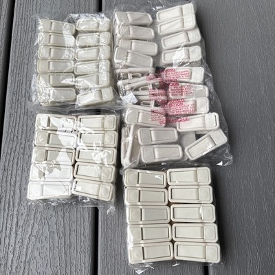 NIB 52 Unbranded Plastic Slim Finger Hanger Clips Closet Storage Cream