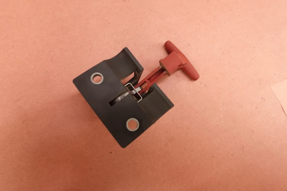 Trava de trava de liberação de assento 2005-2010 BMW G650 GS G650GS - Imagem 3 de 4