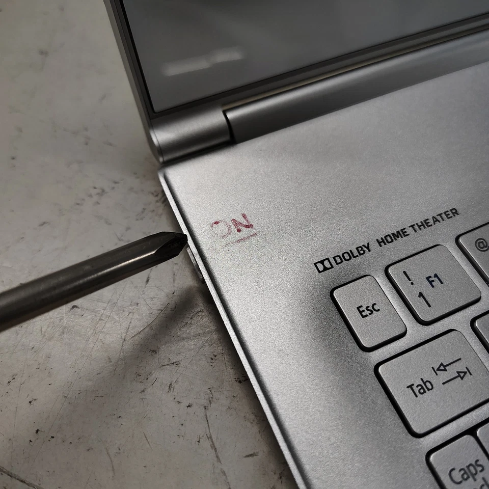 Acer Aspire S7-392 13.3" 1440p Touch UltraBook 128GB SSD i5-4200U 8GB RAM Win 11 Foto 3 de 4