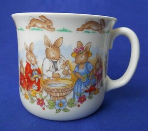 Royal-Doulton-Bunnykins-Celebrate-Your-Christening-8-Oz-Mug-Cup-HW142-Beige