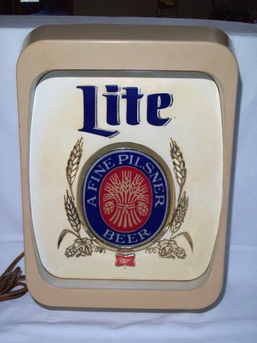 Miller Lite Vintage Beer Lighted Bar/Pub Advertisement Wall Sign ~ Nice Display