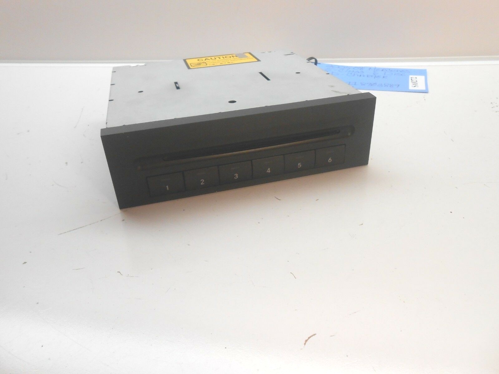 2005-2008 BENZ E-CLASS 6 DISC CD CHANGER A2118703889 / 2118703889 