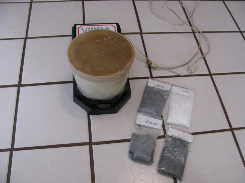 VIBRA TEK Rock Polisher with Extras Lapidary Machine