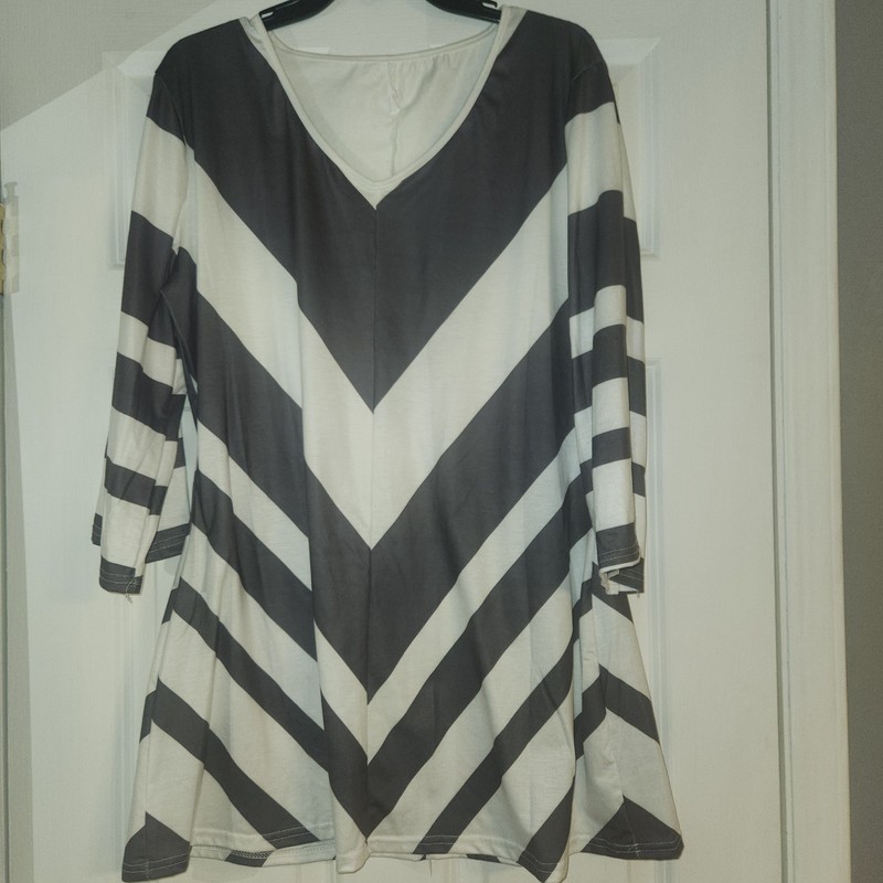 2x Gray and White Stripe Long Shirt