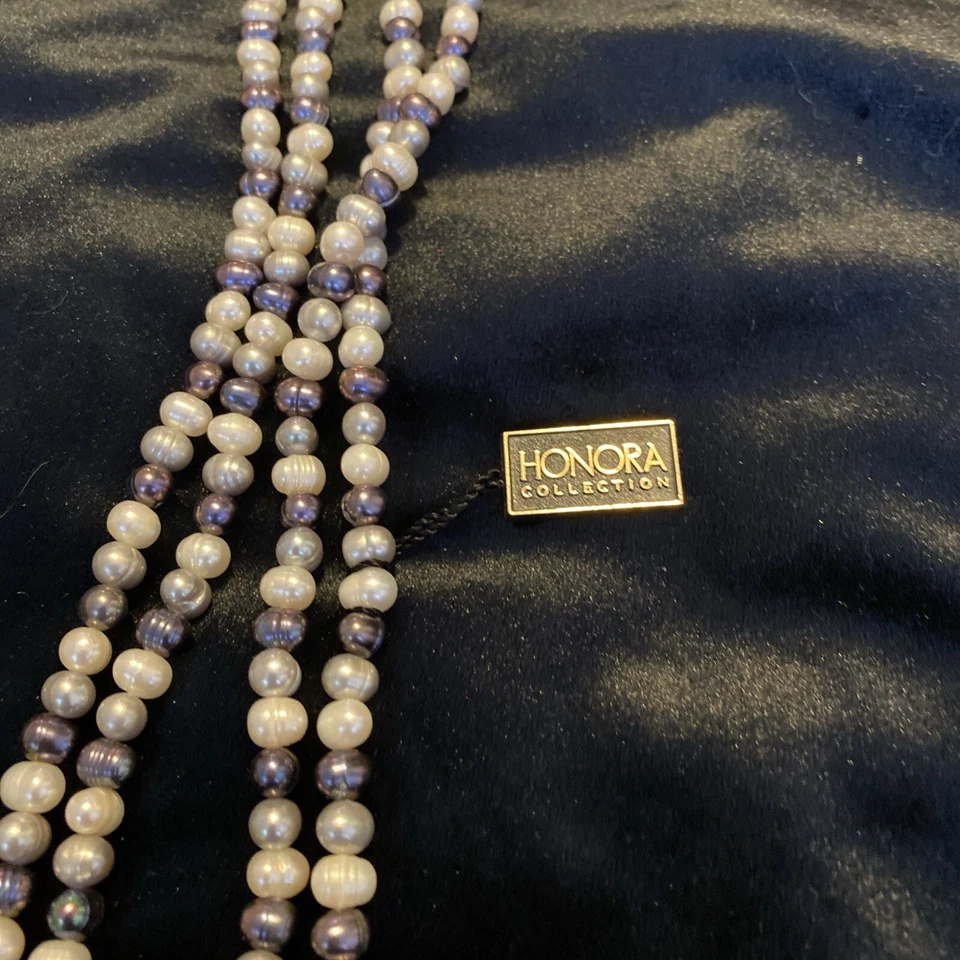 Perlas metálicas Honora tamaño mixto 80” de largo. Foto 2 de 4