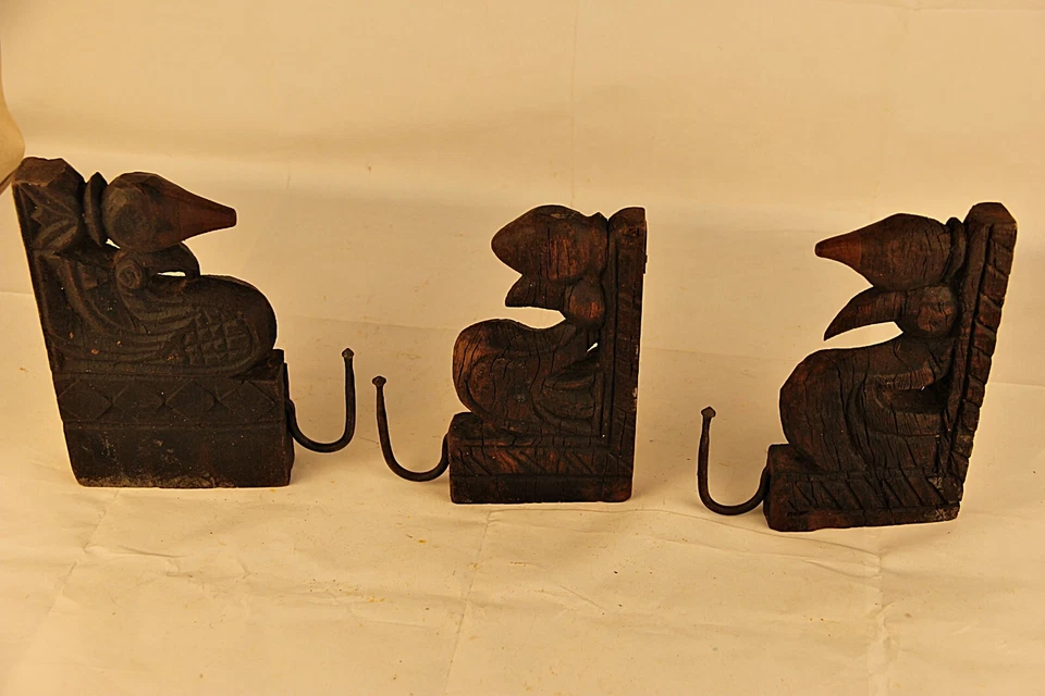 Juego de 3 piezas raro colgador de llaves vintage diseño único talla trabajo hermoso gancho de pared Foto 2 de 4