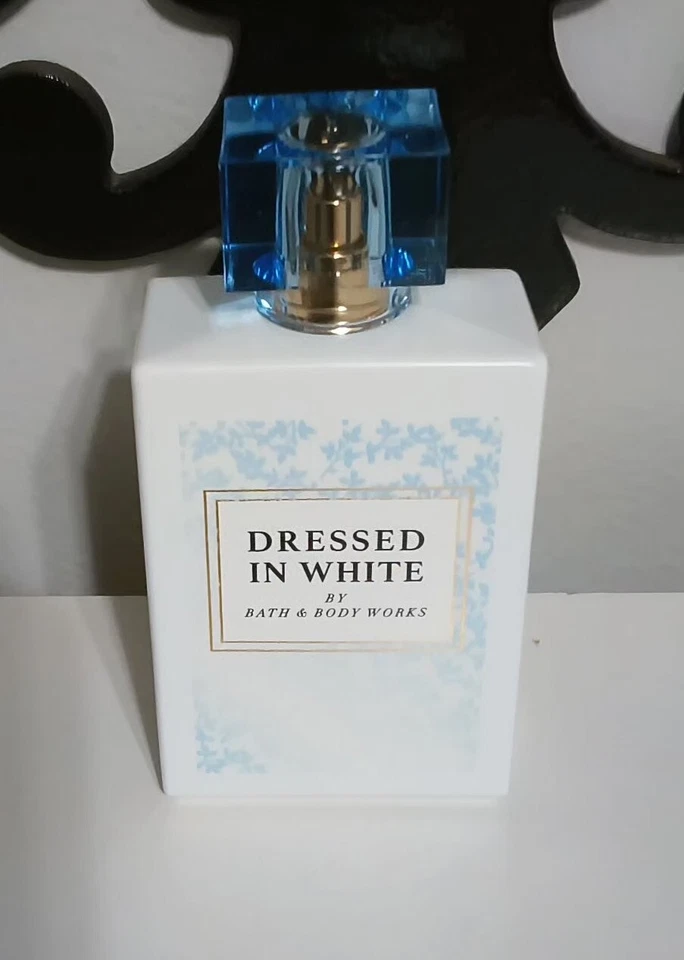 Bath & Body Works VESTIDO EN BLANCO eau de parfum 3,4 oz, mini crema corporal, más... Foto 3 de 4