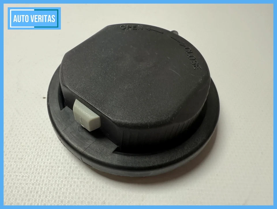 Original Alfa Romeo 156 Fiat cap lid headlight light C1137 - Image 3 of 4