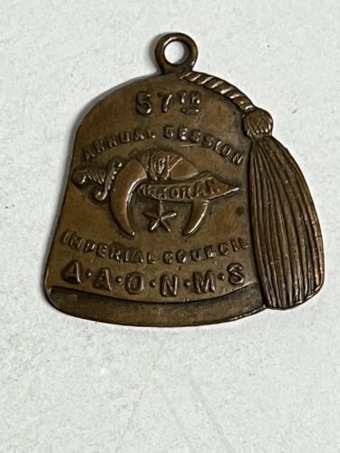 1931 Figural Brass Key Fob: MASONIC SHRINER ALKORAH Cleveland 57th Annual AAONMS - Imagen 1 de 8
